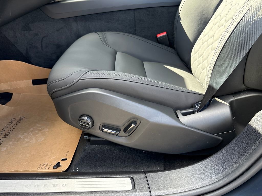 New 2026 Volvo XC60 B5 Plus image 7