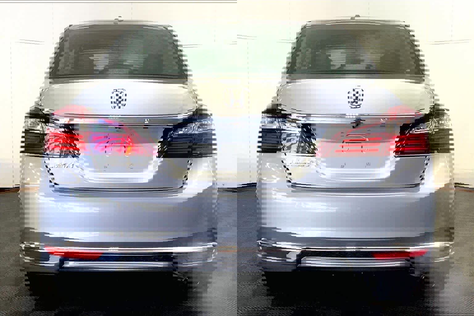 Used 2017 Honda Accord EX-L image 6