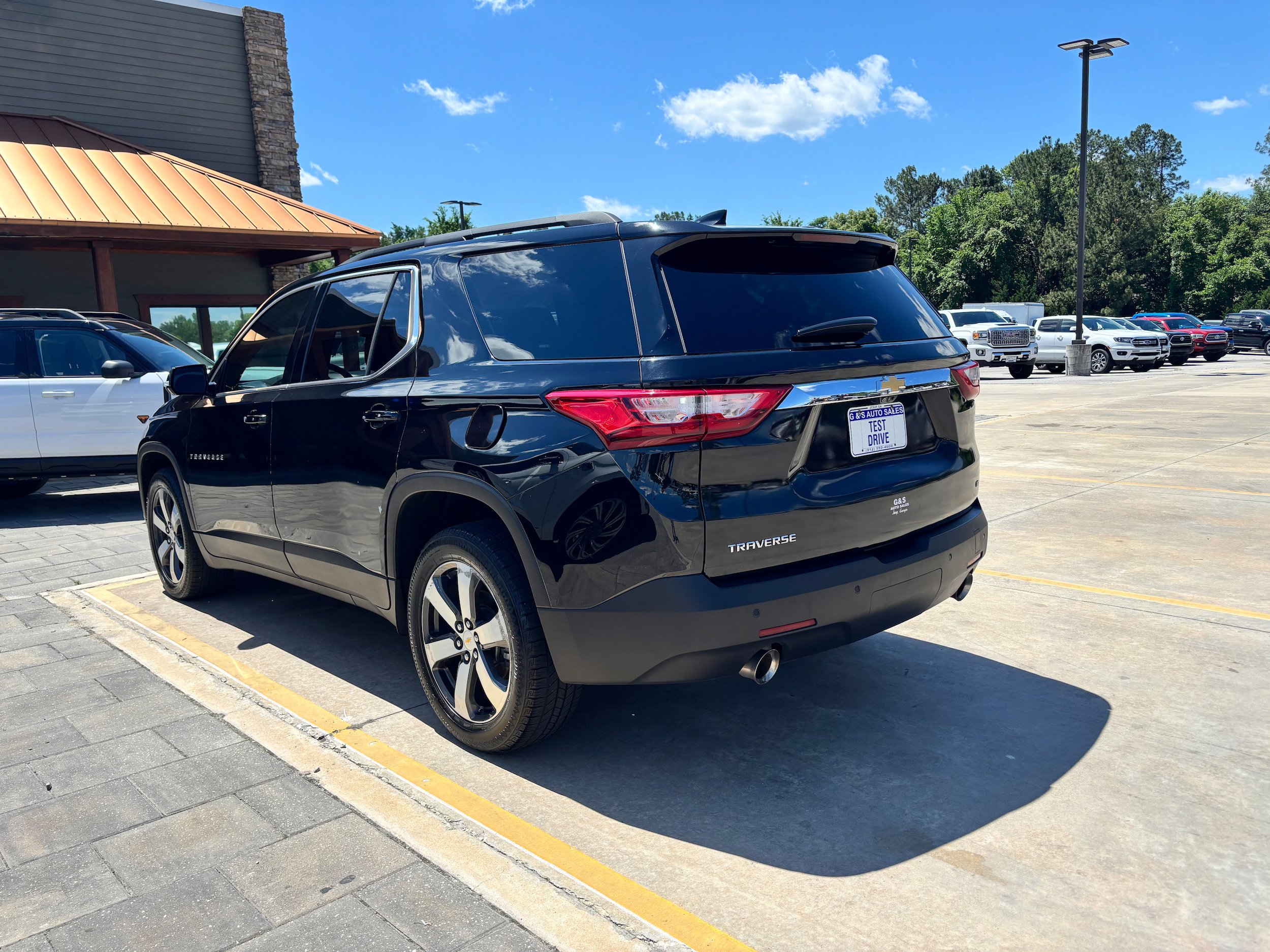 Used 2020 Chevrolet Traverse LT w/ LT Premium Package FWD image 7