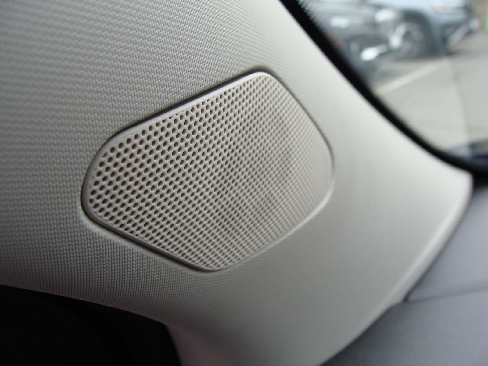 Used 2017 Chevrolet Traverse LT w/ Style and Technology Package image 28