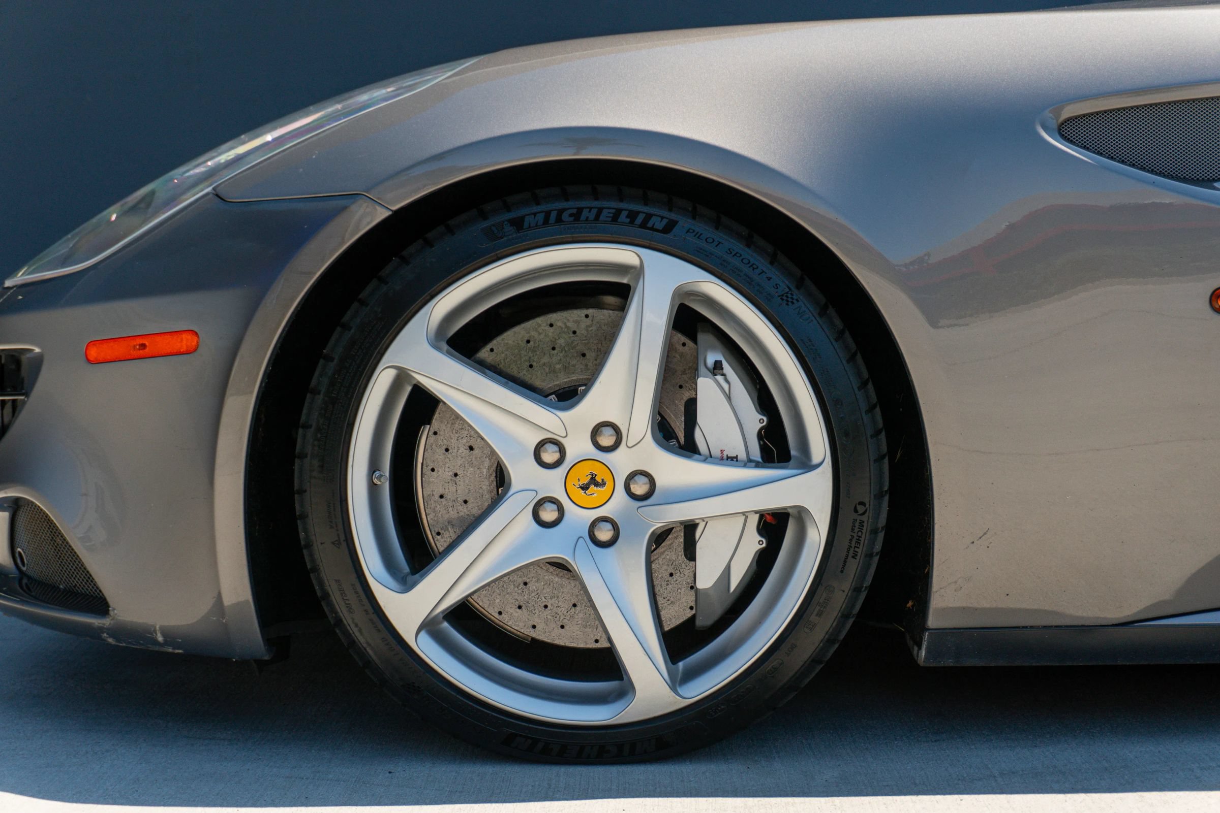 Used 2012 Ferrari FF AWD/4WD image 18