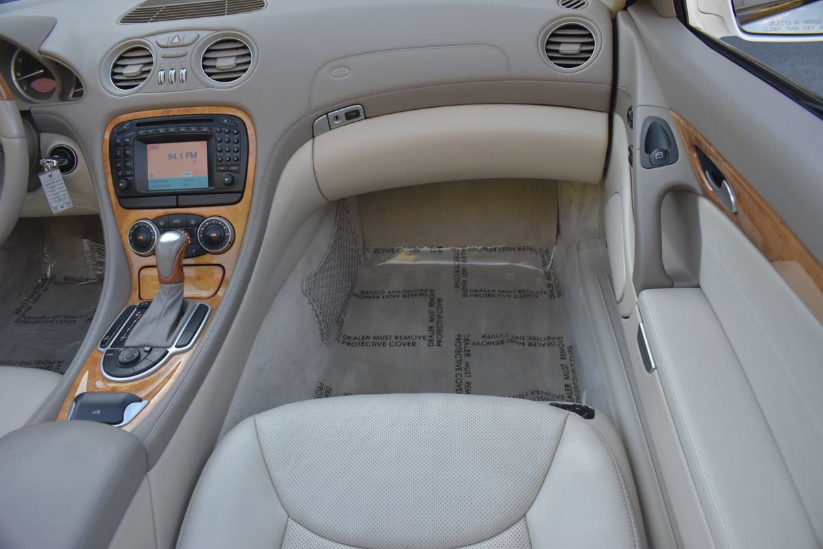 Used 2004 Mercedes-Benz SL 500 w/ Comfort Pkg image 25