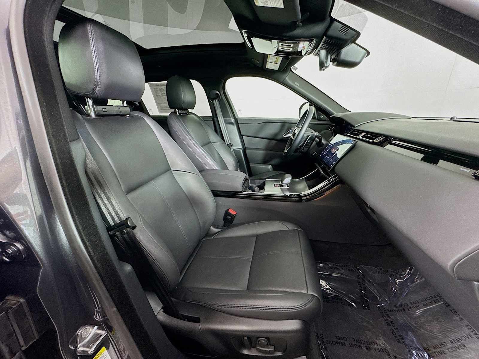 Used 2025 Land Rover Range Rover Velar Dynamic SE image 28