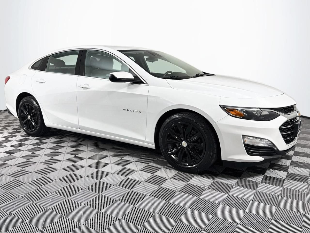 Used 2023 Chevrolet Malibu LT FWD image 28