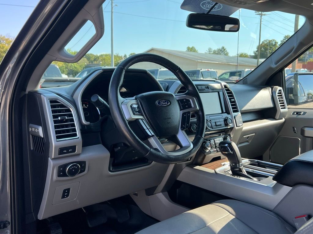 Used 2015 Ford F150 Lariat image 12