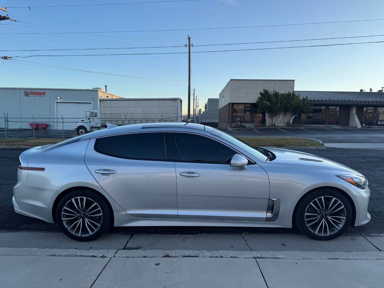 Used 2018 Kia Stinger Premium image 2