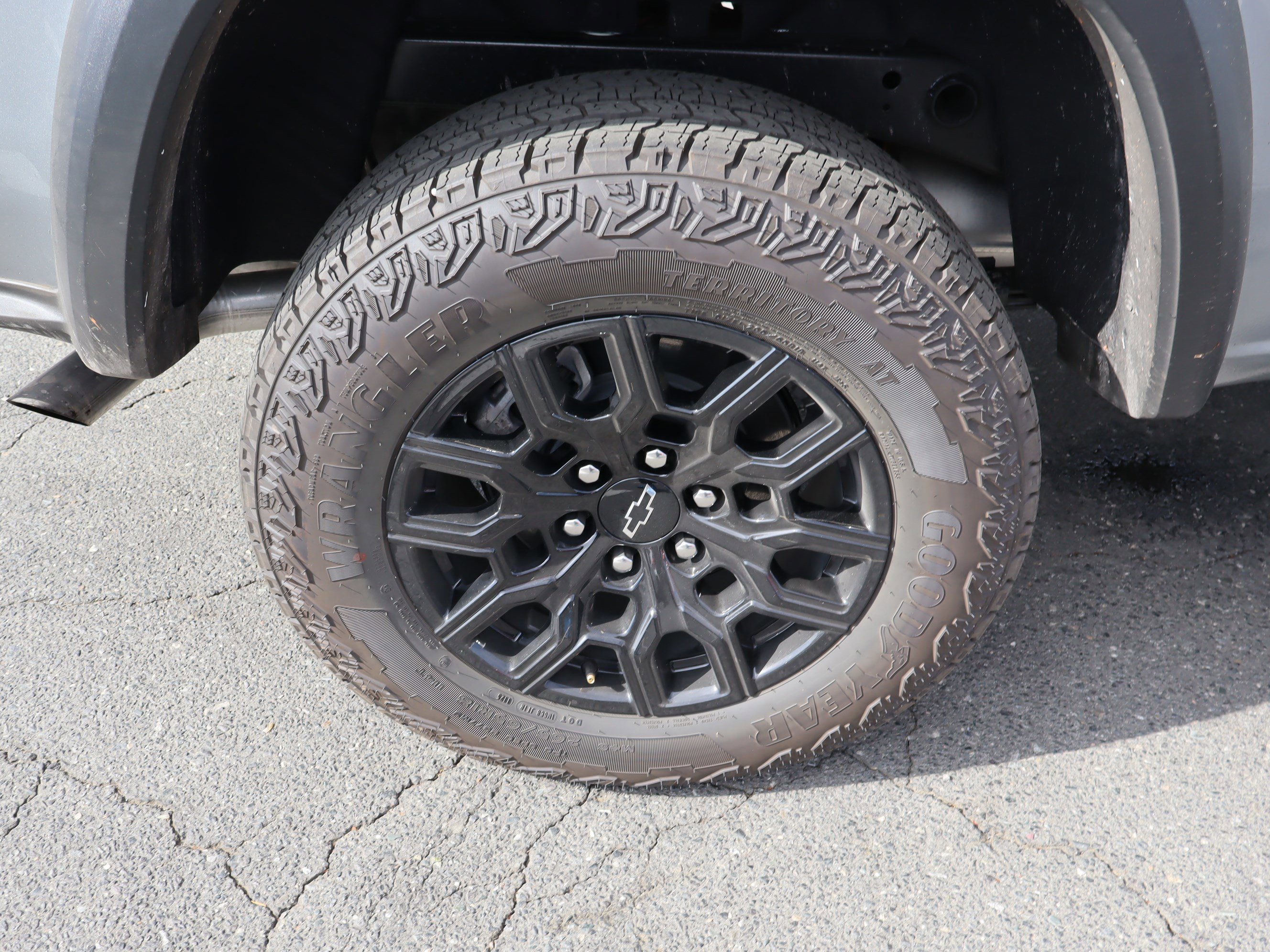 Used 2025 Chevrolet Colorado Trail Boss image 39