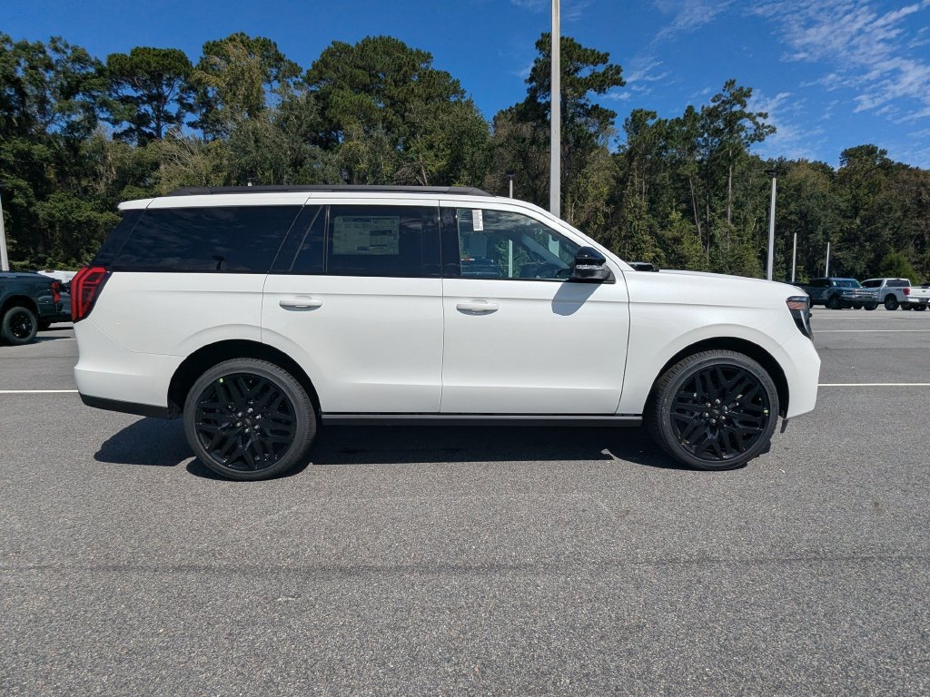 New 2027 Ford Expedition Platinum w/ Stealth Performance Package AWD/4WD image 3