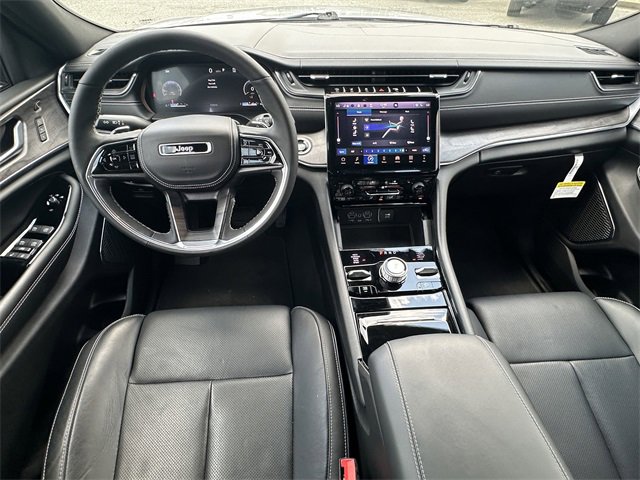 Used 2024 Jeep Grand Cherokee L Overland w/ Luxury Tech Group IV image 23