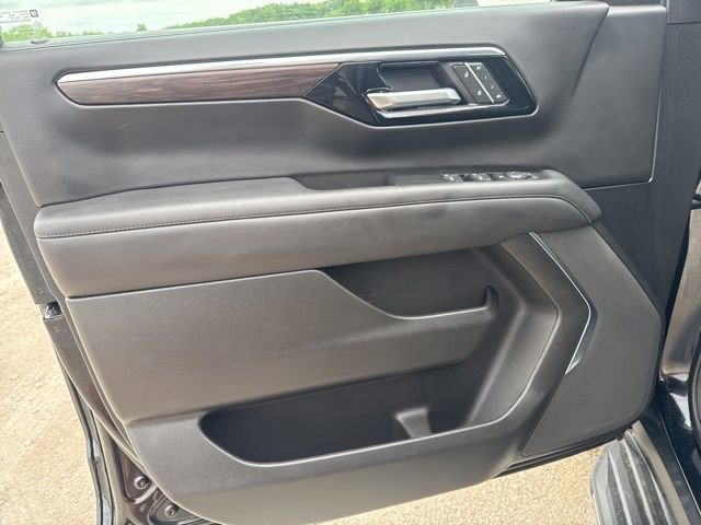 Used 2025 Chevrolet Tahoe LT AWD/4WD image 19