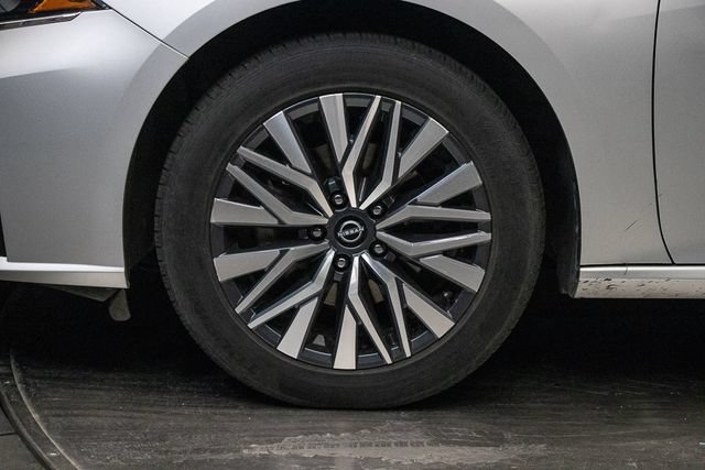 Used 2024 Nissan Altima 2.5 SV AWD/4WD image 9