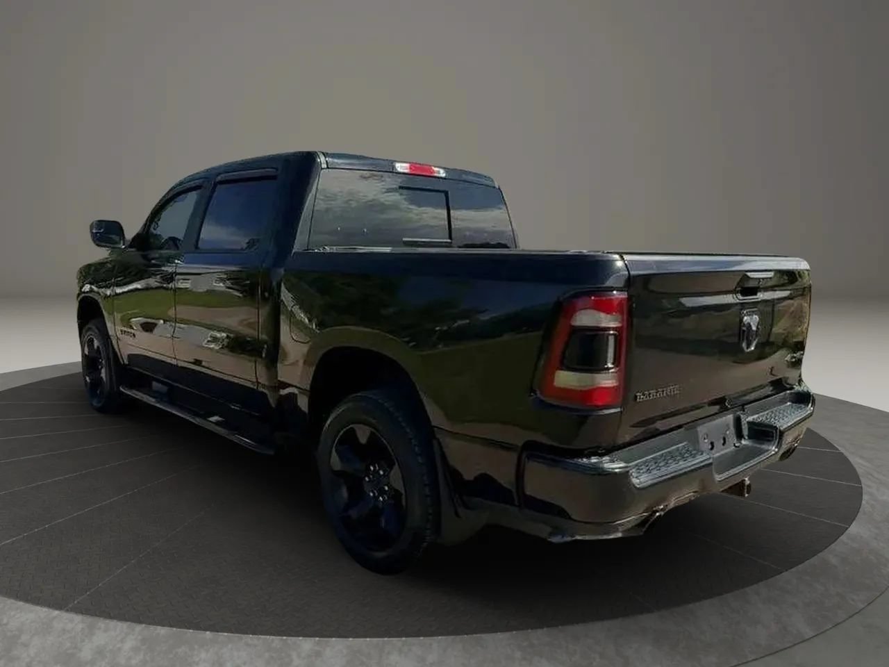 Used 2019 RAM 1500 Big Horn AWD/4WD image 4
