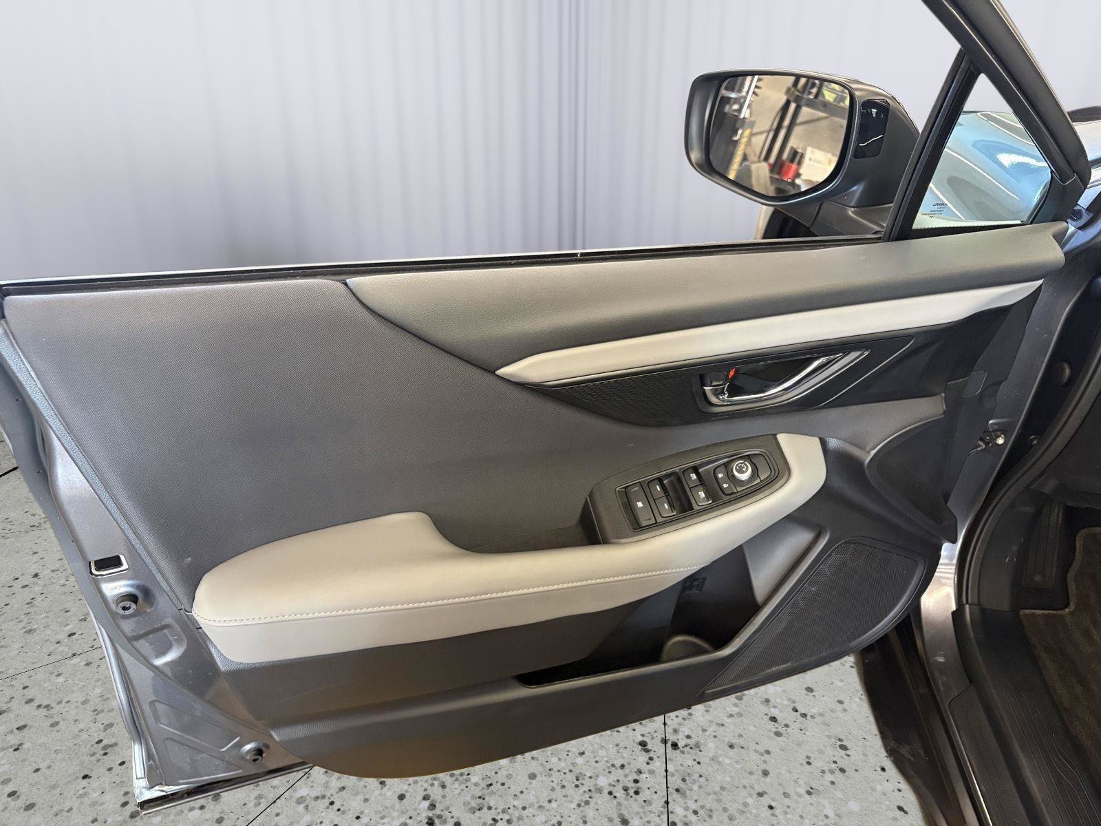 Used 2025 Subaru Outback Premium AWD/4WD image 25