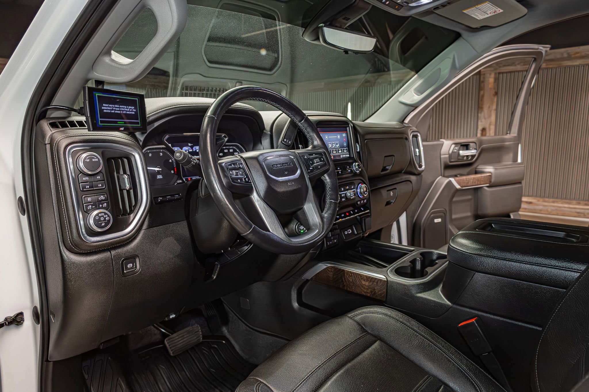 Used 2020 GMC Sierra 3500 Denali w/ Denali Ultimate Package AWD/4WD image 16