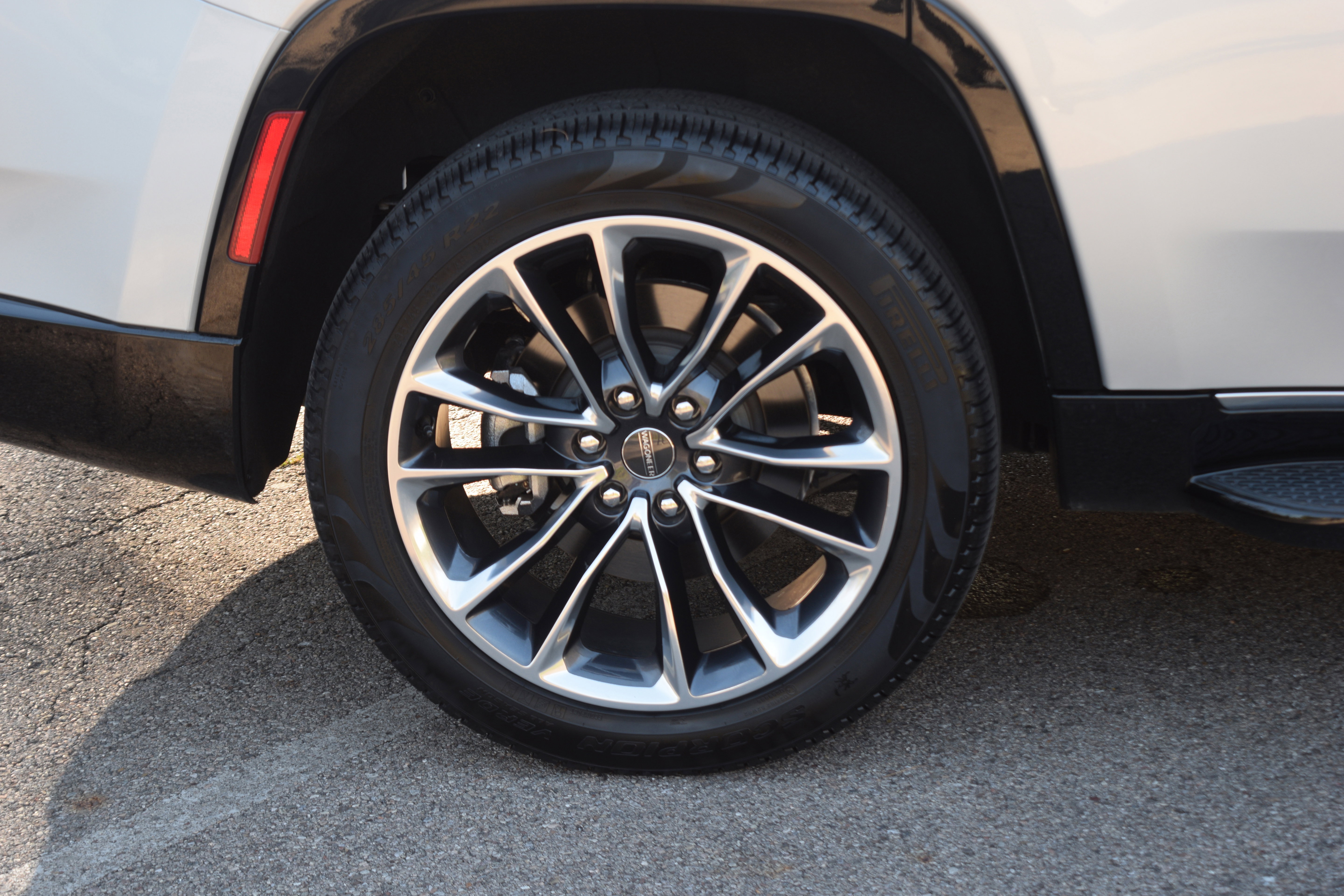 Used 2024 Jeep Wagoneer Series II w/ Premium Group I image 30