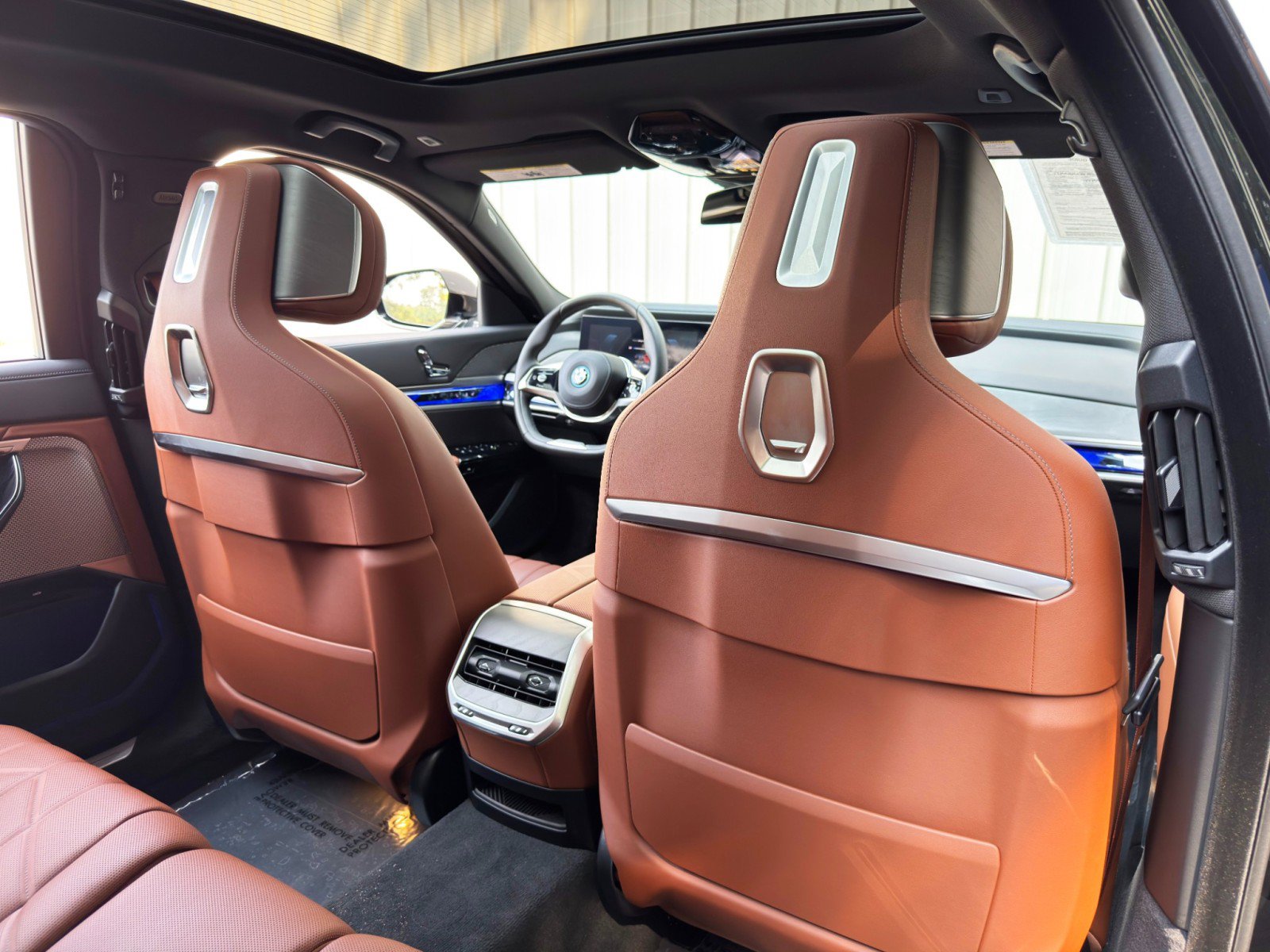 Used 2025 BMW i7 xDrive60 w/ Executive Package AWD/4WD image 49