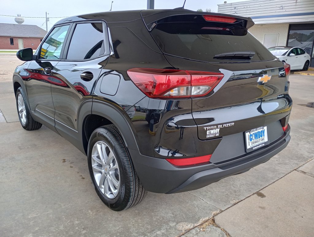 New 2026 Chevrolet TrailBlazer LS w/ LS Convenience Package FWD image 3