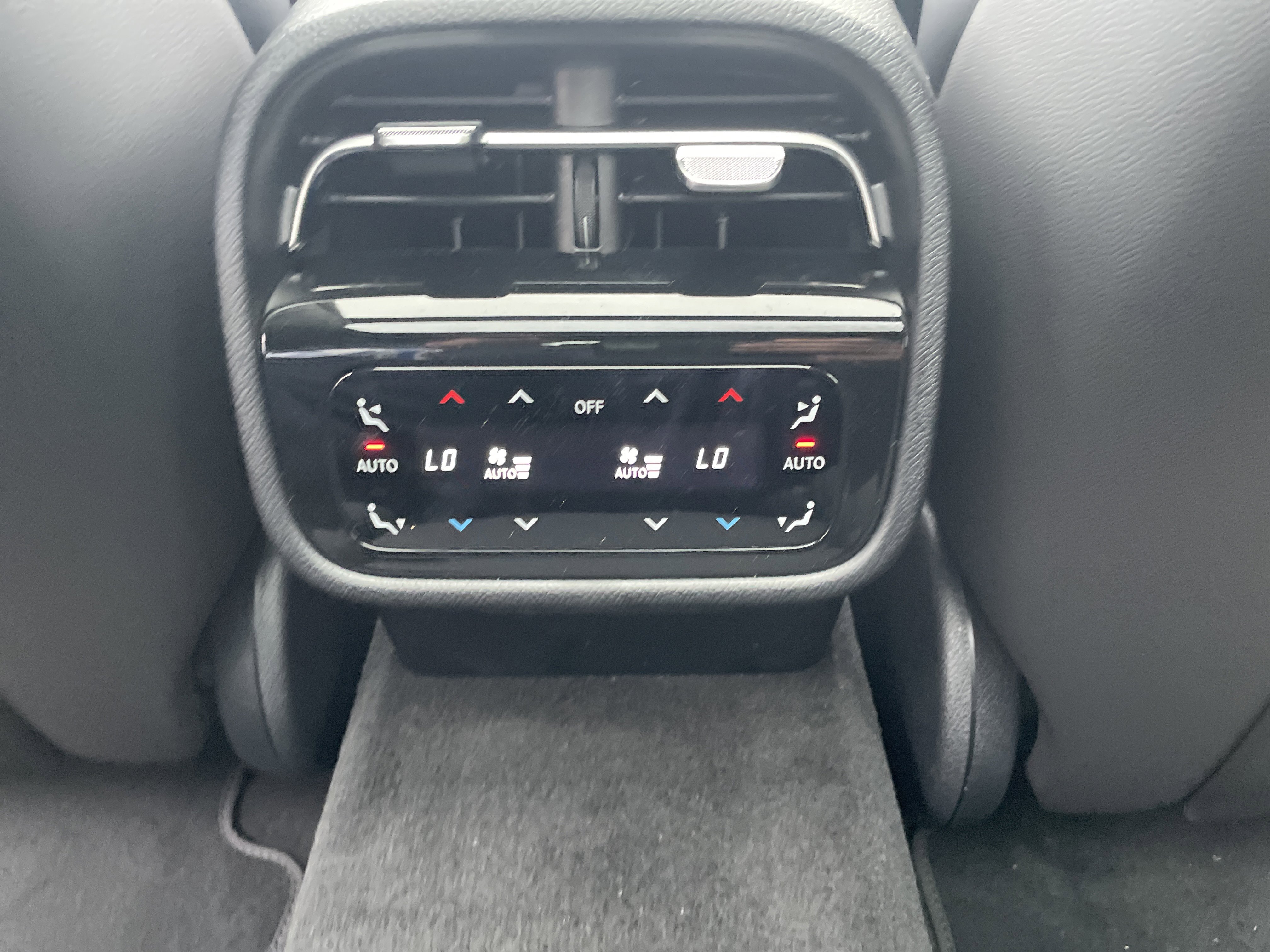 New 2026 Mercedes-Benz E 53 AMG e 4MATIC Sedan image 38