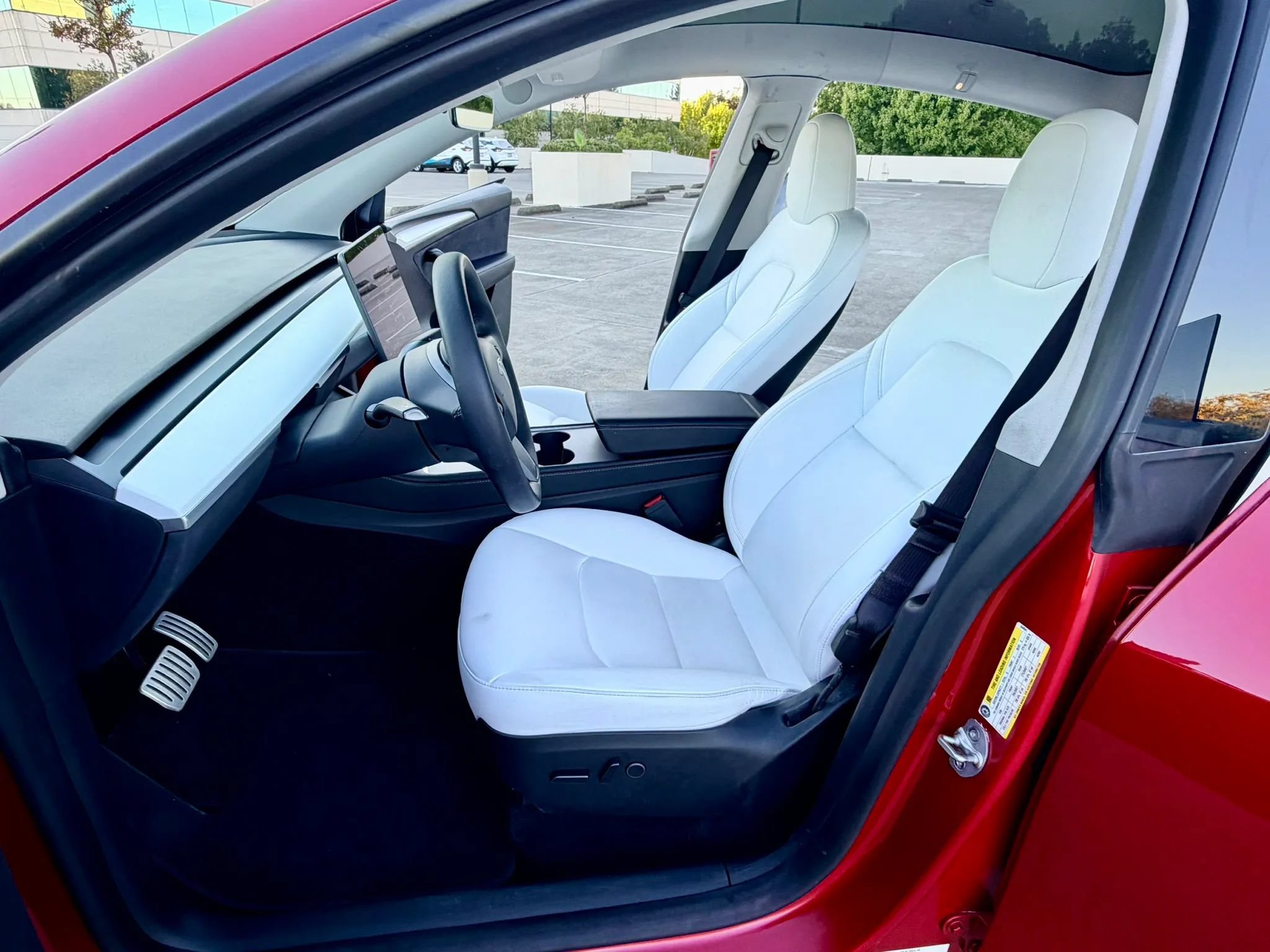 Used 2023 Tesla Model Y Long Range AWD/4WD image 27