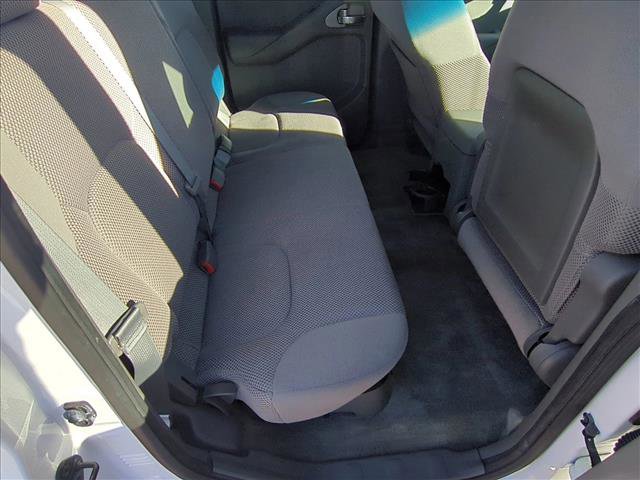 Used 2012 Nissan Frontier SV image 19