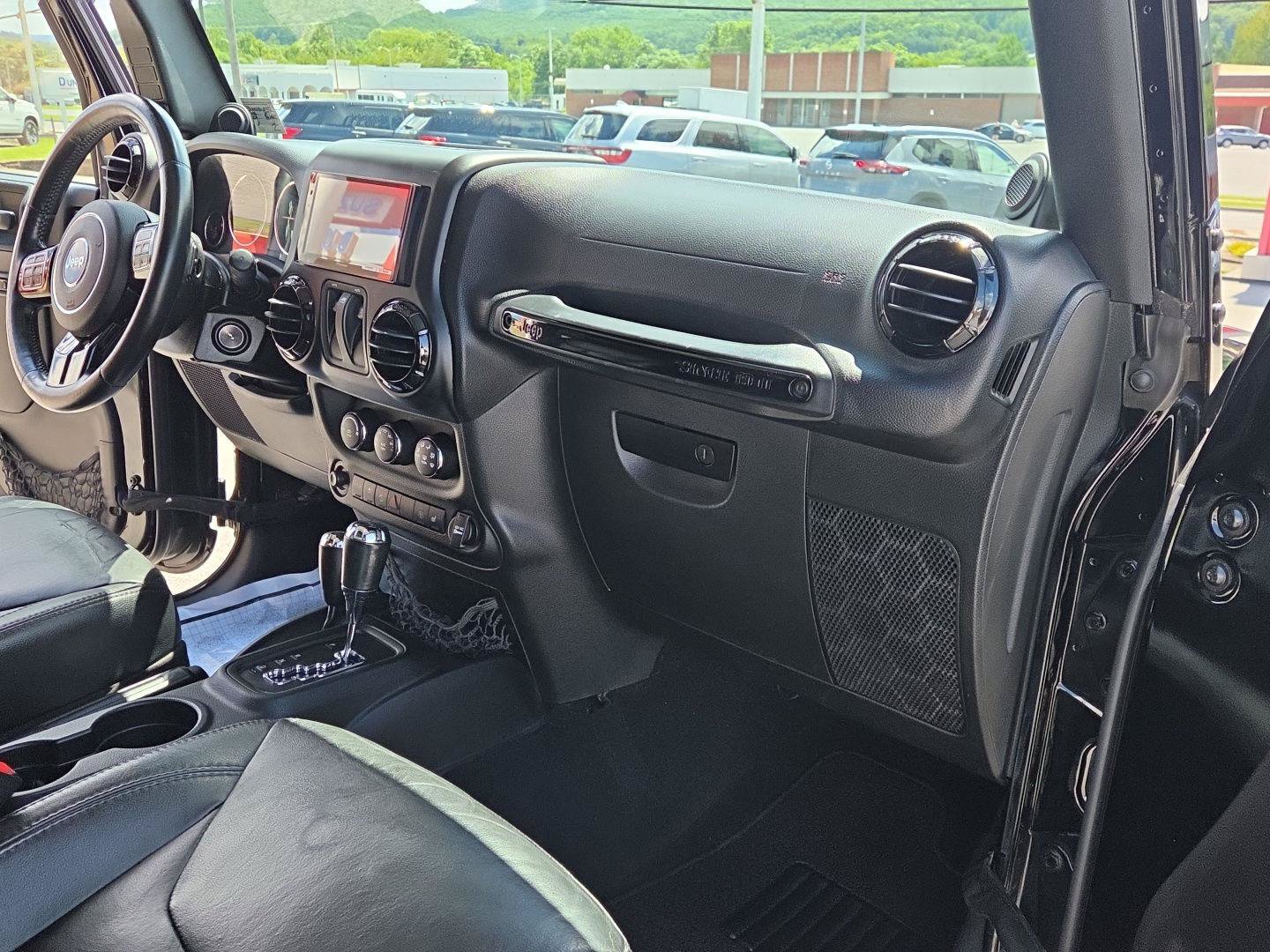 Used 2014 Jeep Wrangler Sahara AWD/4WD image 18
