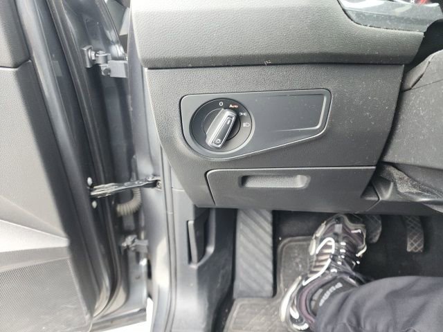 Used 2020 Volkswagen Tiguan SE w/ Panoramic Sunroof Package image 25