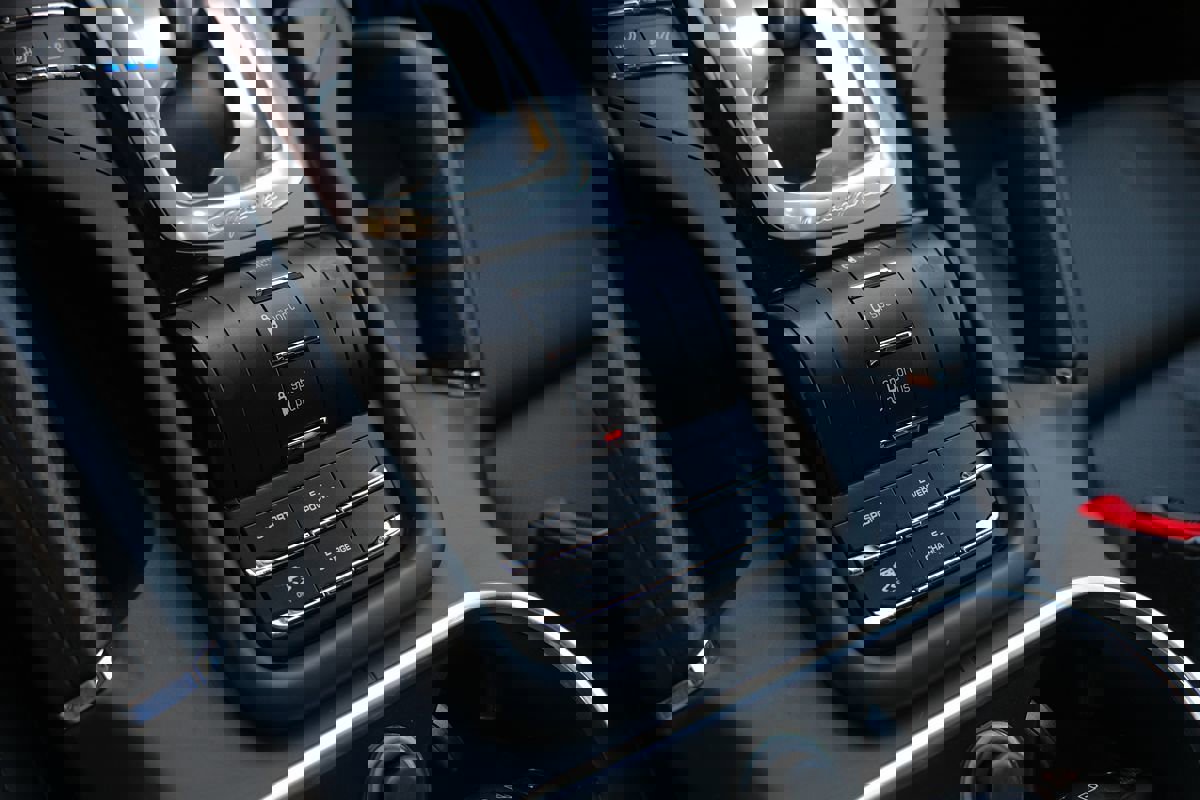 Used 2017 Porsche Cayenne S image 26