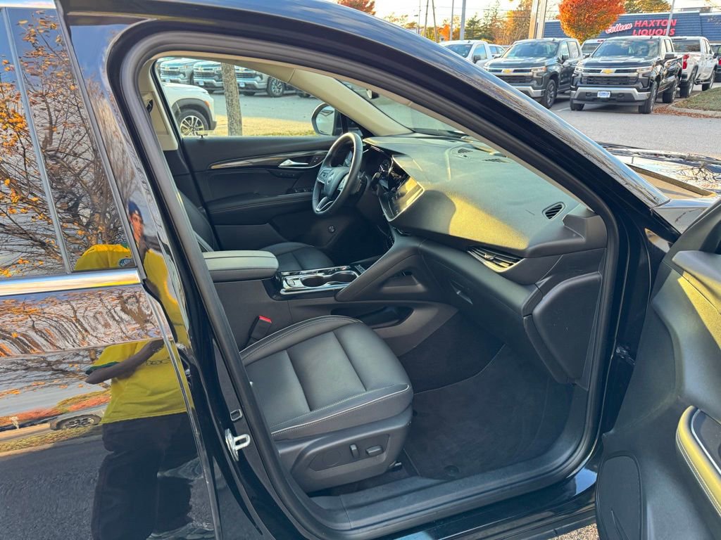 Used 2022 Buick Envision Essence w/ Safety Package image 24