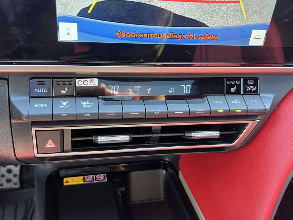 Used 2025 Toyota Camry LE AWD/4WD image 31