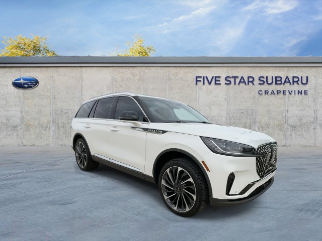 Used 2025 Lincoln Aviator Reserve w/ Equipment Group 201A AWD/4WD image 2