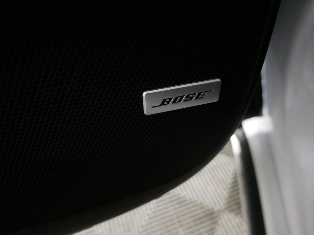 Used 2024 Buick Enclave Avenir w/ Avenir Technology Package image 19