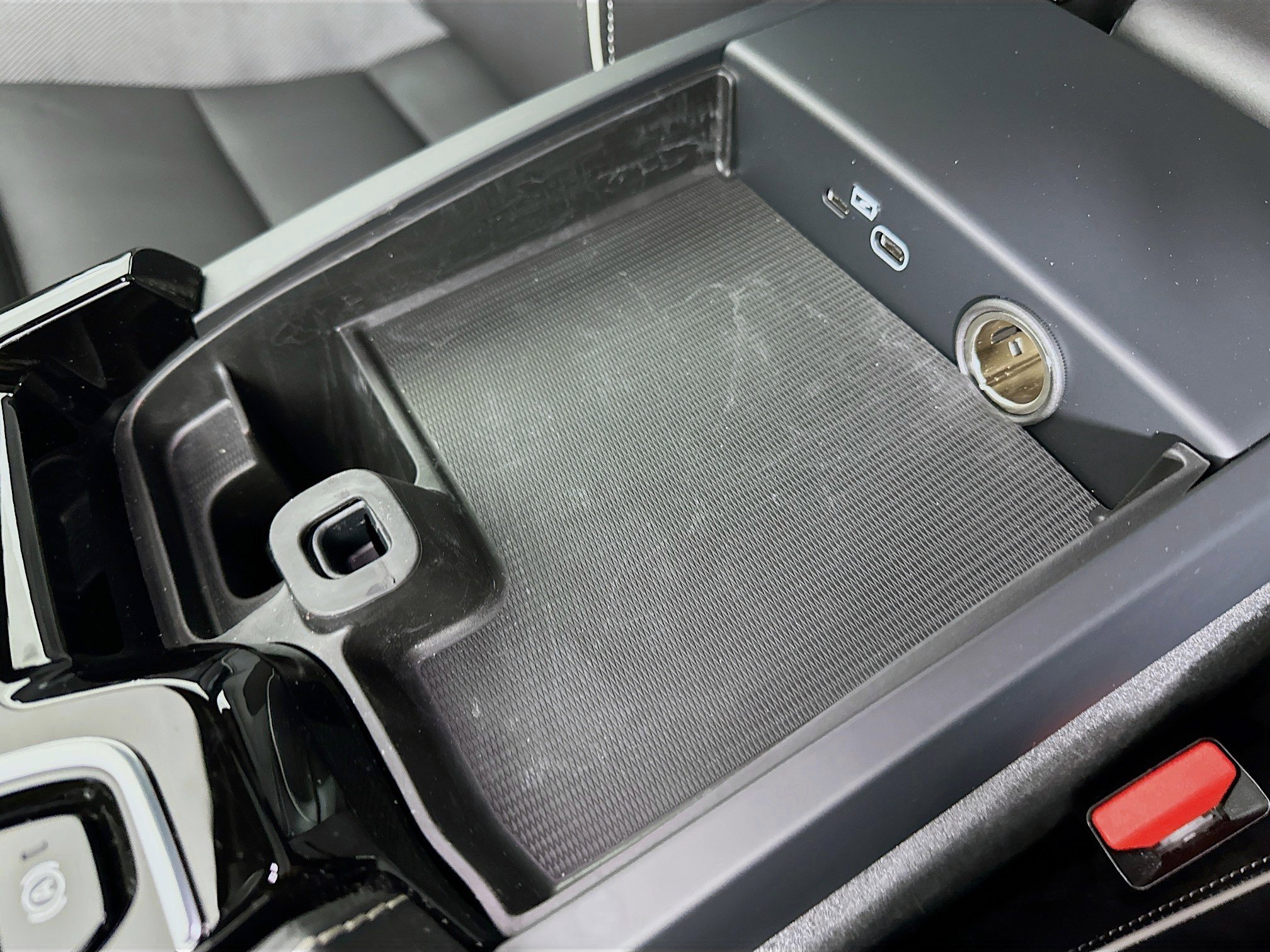 Used 2024 Volvo S60 T8 Plus w/ Climate Package image 27