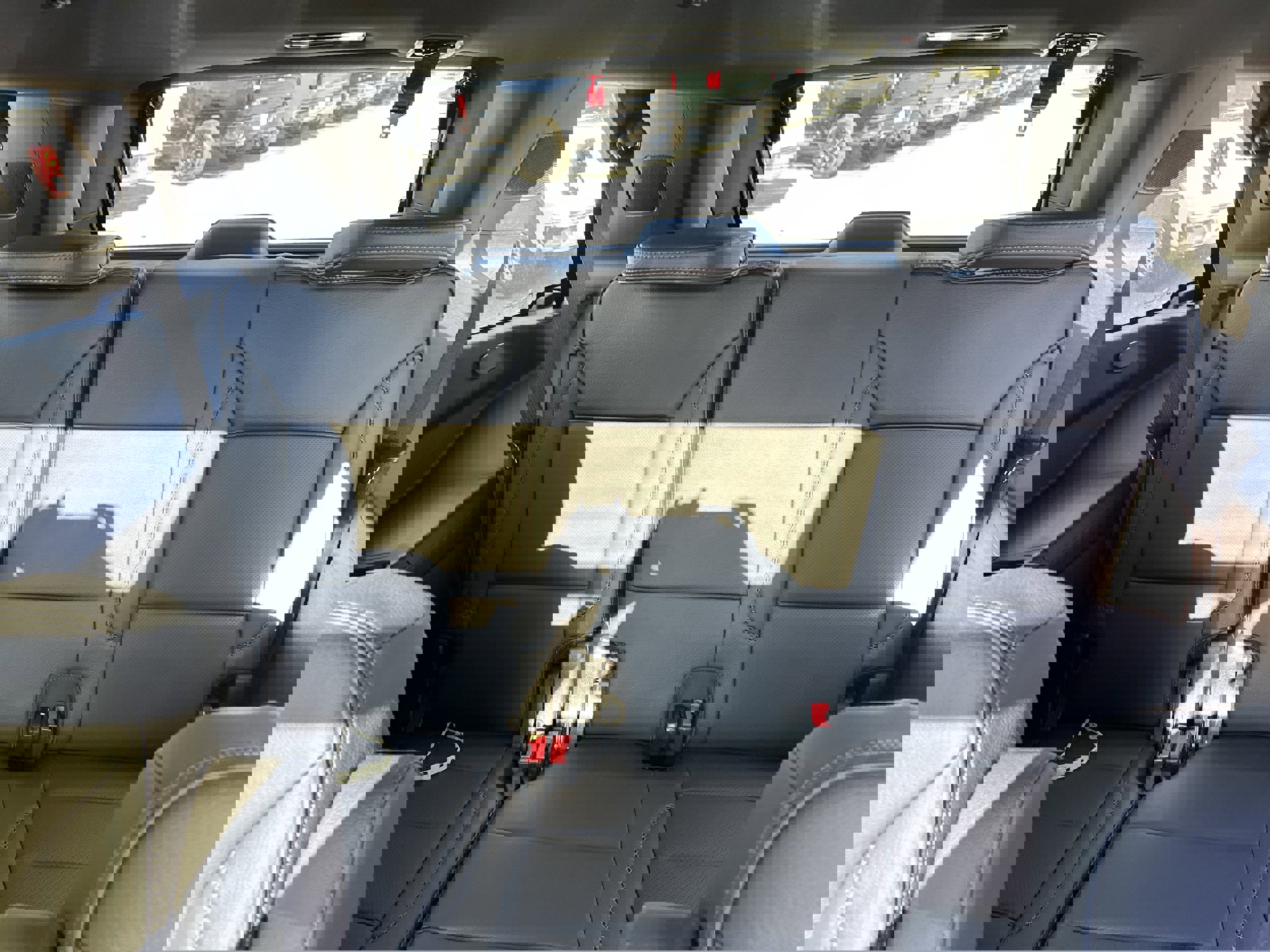 New 2026 GMC Yukon Denali w/ Sun & Power Step Package image 26