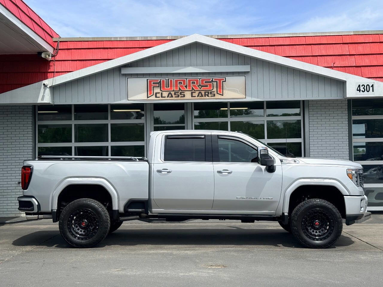 Used 2020 GMC Sierra 2500 Denali w/ Denali Ultimate Package image 2