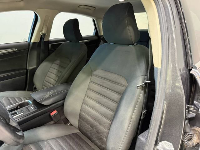 Used 2017 Ford Fusion SE w/ Fusion SE Technology Package FWD image 23