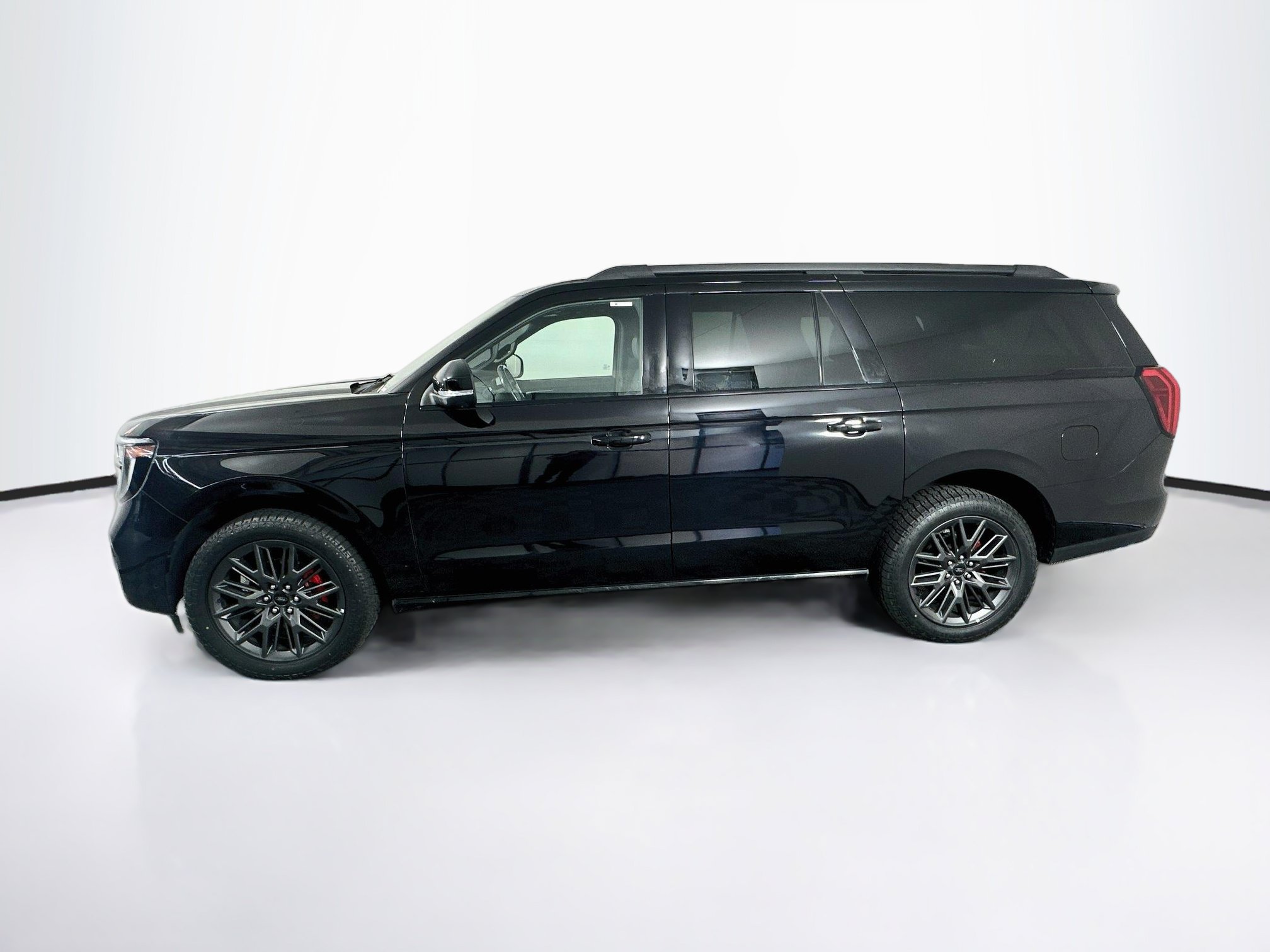 Used 2025 Ford Expedition Max Platinum w/ Stealth Performance Package AWD/4WD image 4