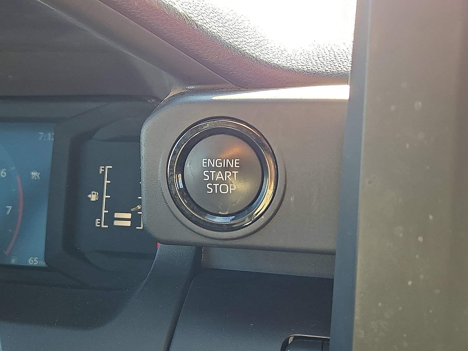 Used 2025 Toyota Tacoma SR AWD/4WD image 29