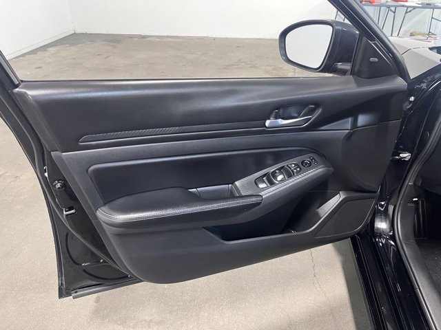 Used 2024 Nissan Altima 2.5 SV image 24