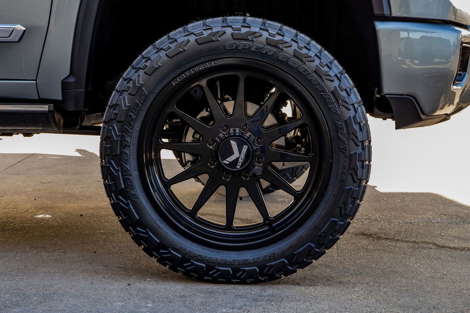 Used 2025 Chevrolet Silverado 2500 High Country w/ High Country Premium Package image 12