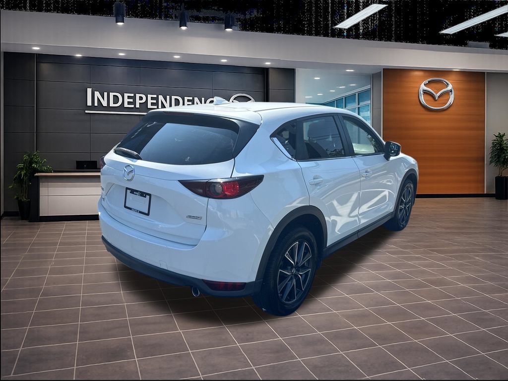 Used 2018 MAZDA CX-5 Touring w/ Preferred Equipment Package FWD image 3