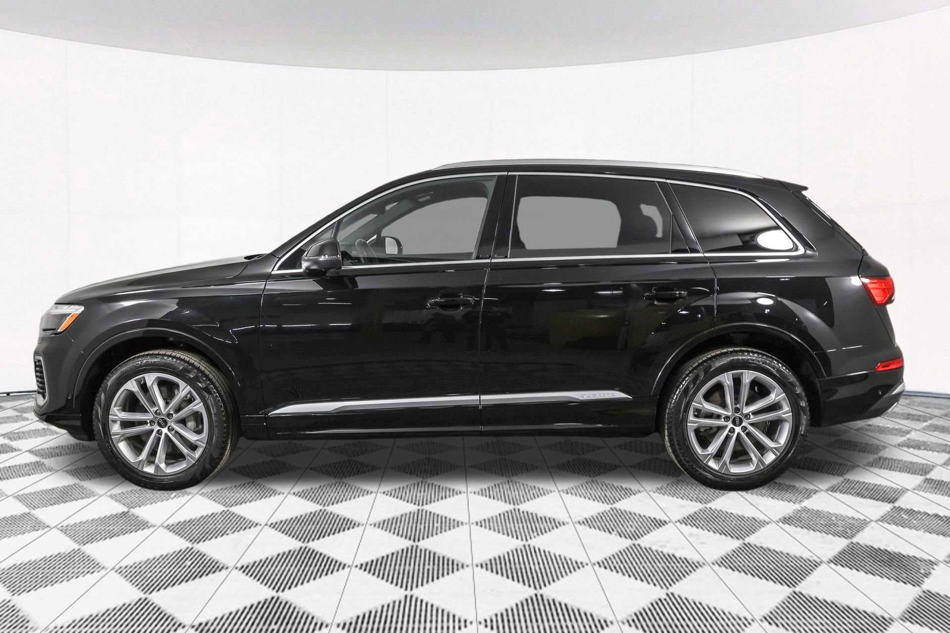 Used 2025 Audi Q7 2.0T Premium image 22