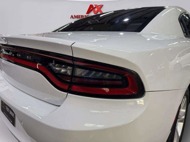 Used 2020 Dodge Charger SXT w/ Leather Interior Group RWD image 24