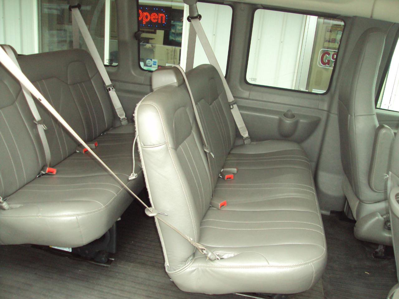 Used 2019 Chevrolet Express 3500 LS RWD image 12