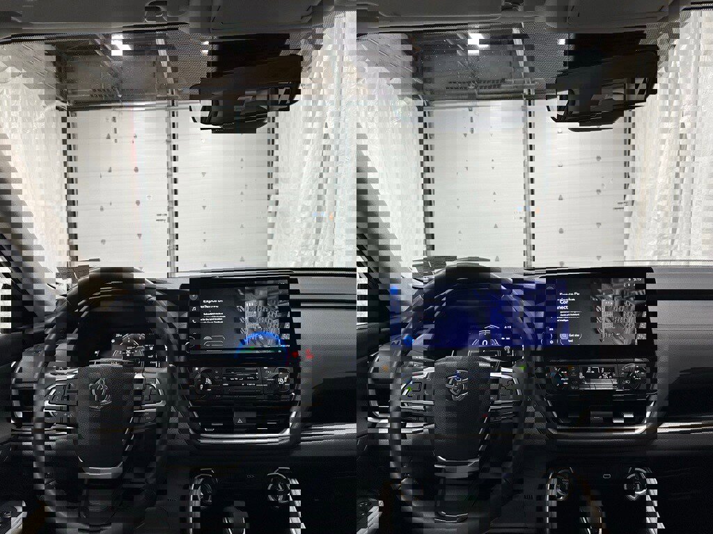 Used 2025 Toyota Grand Highlander AWD image 16