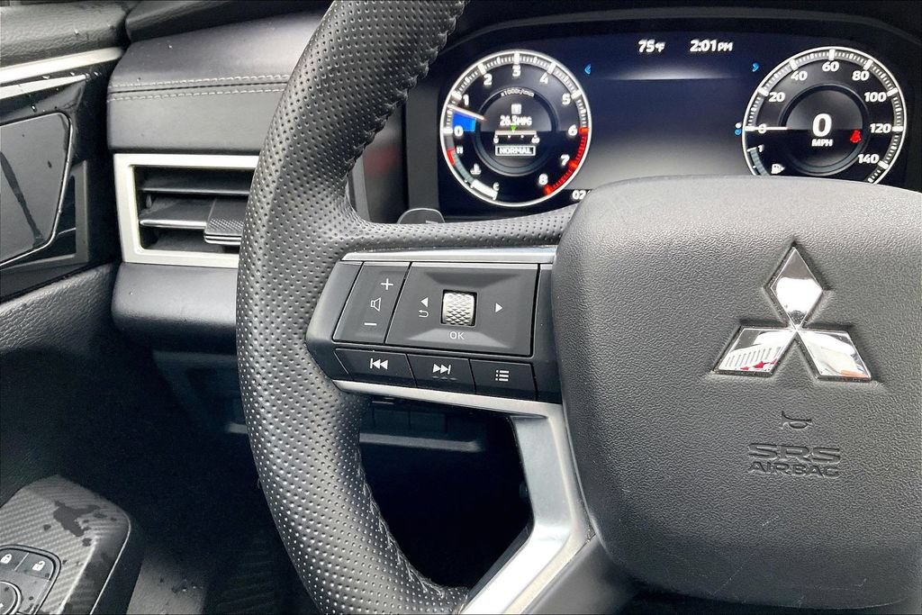 Used 2024 Mitsubishi Outlander SE AWD/4WD image 17