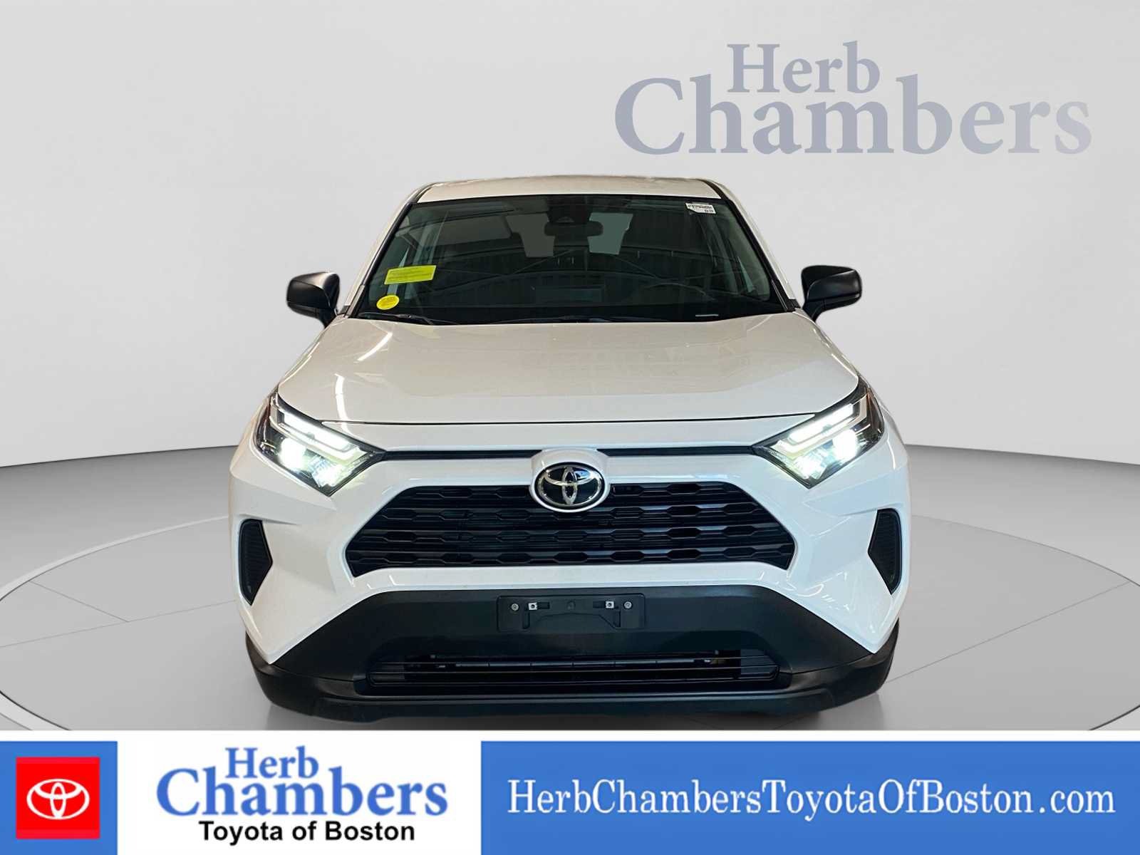 Used 2023 Toyota RAV4 LE AWD/4WD image 2