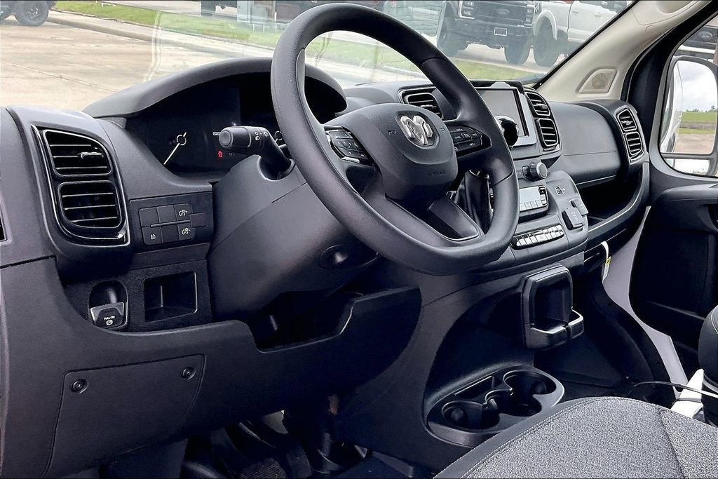 New 2024 RAM ProMaster 2500 w/ Convenience Group FWD image 4