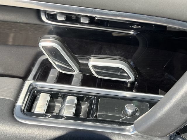 Used 2023 Land Rover Range Rover SE AWD/4WD image 7