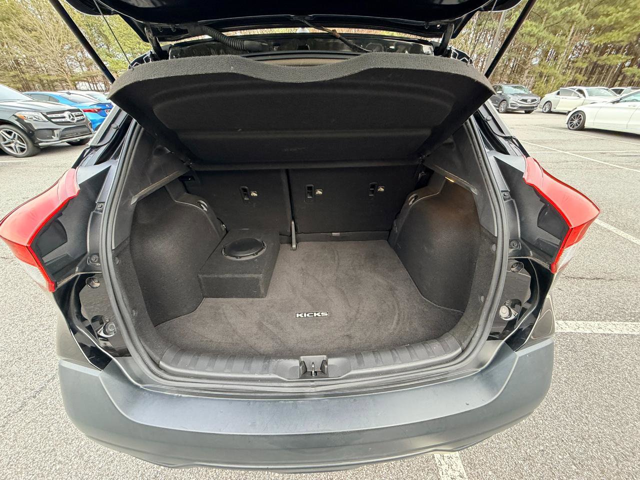 Used 2018 Nissan Kicks SV image 26