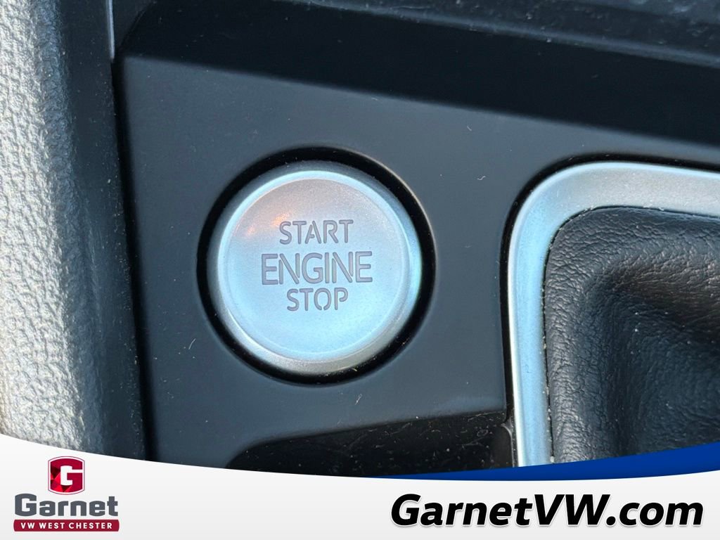 Used 2025 Volkswagen Jetta SEL image 36